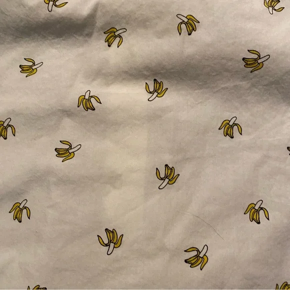 AE Men's White Short Sleeve Shirt with banana 🍌 - Picture 7 of 12